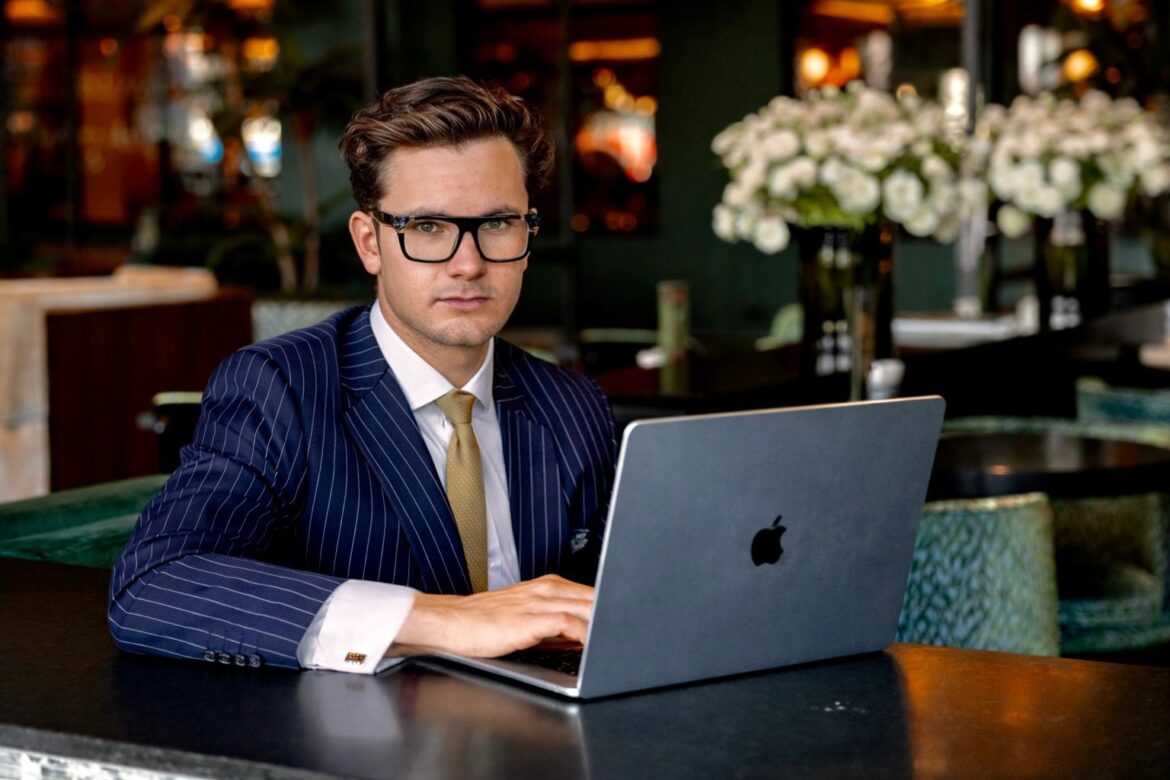 19 lat i miliard wyświetleń. Julian Heller zbudował firmę szybciej niż większość zaczyna studia